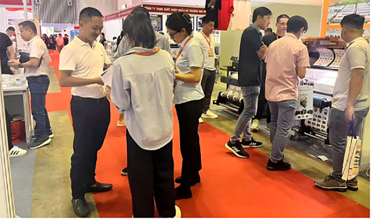 Hefei Preworld Peru Expo: Kuumat tuotteet kukoistavat, räätälöity PVC ja peilatut akryylit Spark Latin American Buying Frenzy